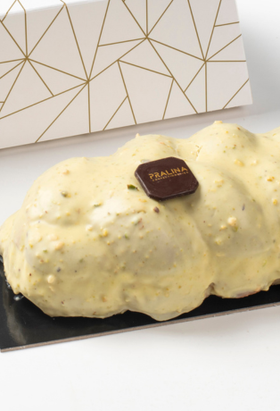 Tsoureki Pistachio