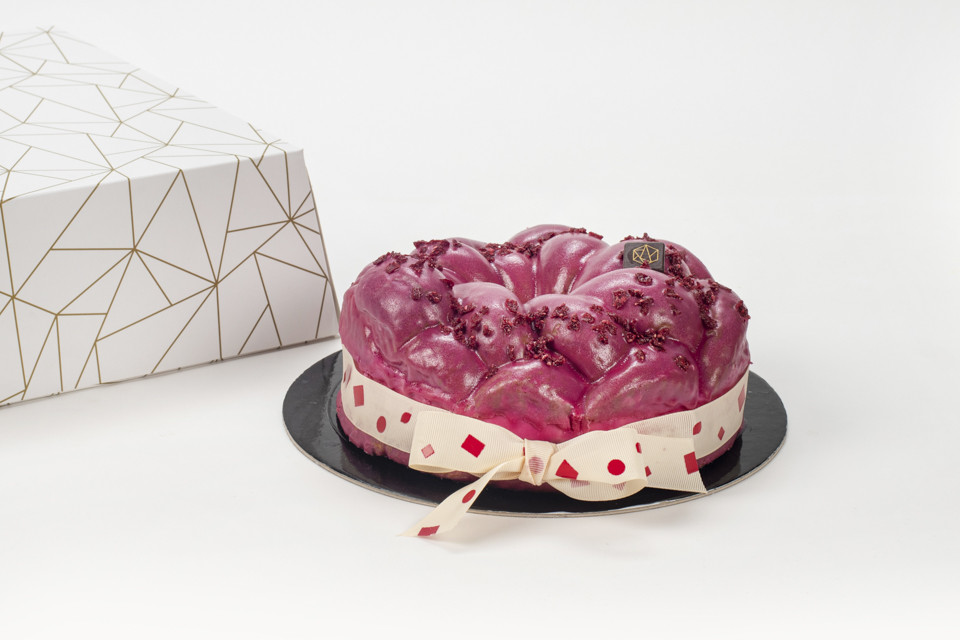 Tsoureki Red Velvet