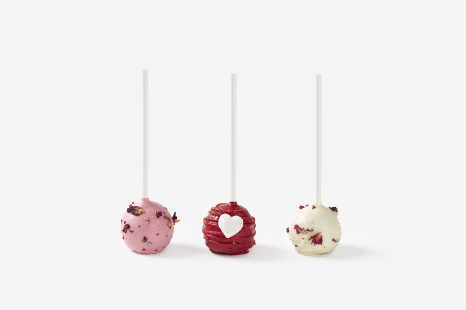 Valentine's Cake Pops